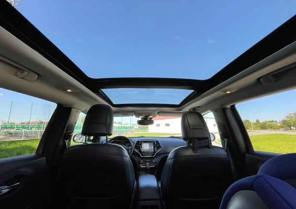 Jeep Cherokee cena 99000 przebieg: 75000, rok produkcji 2018 z Rzeszów małe 254